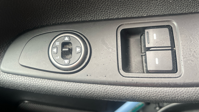 Hyundai i20 1.2 MPi S Connect 5dr Petrol Hatchback